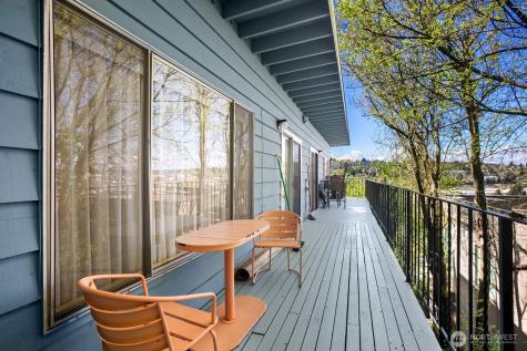 3438 14th Avenue W Seattle WA 98119