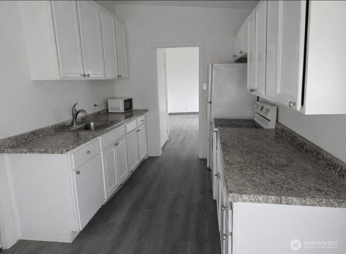 244 Emerson Avenue Hoquiam WA 98550