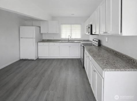 244 Emerson Avenue Hoquiam WA 98550