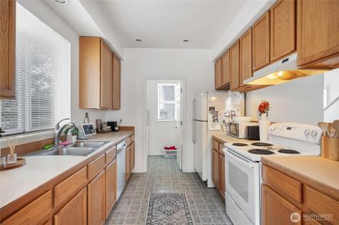 620 SW 155th Street Burien WA 98166