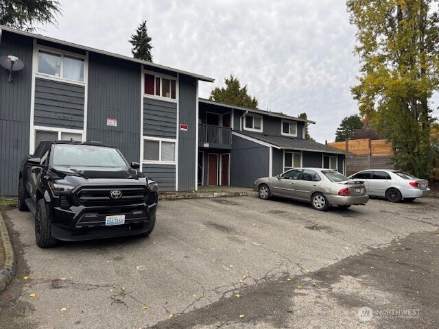 2716 S 258th Place Kent WA 98032