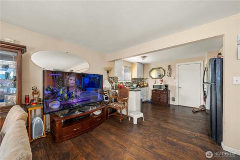 1561 S 35th Street Tacoma WA 98418