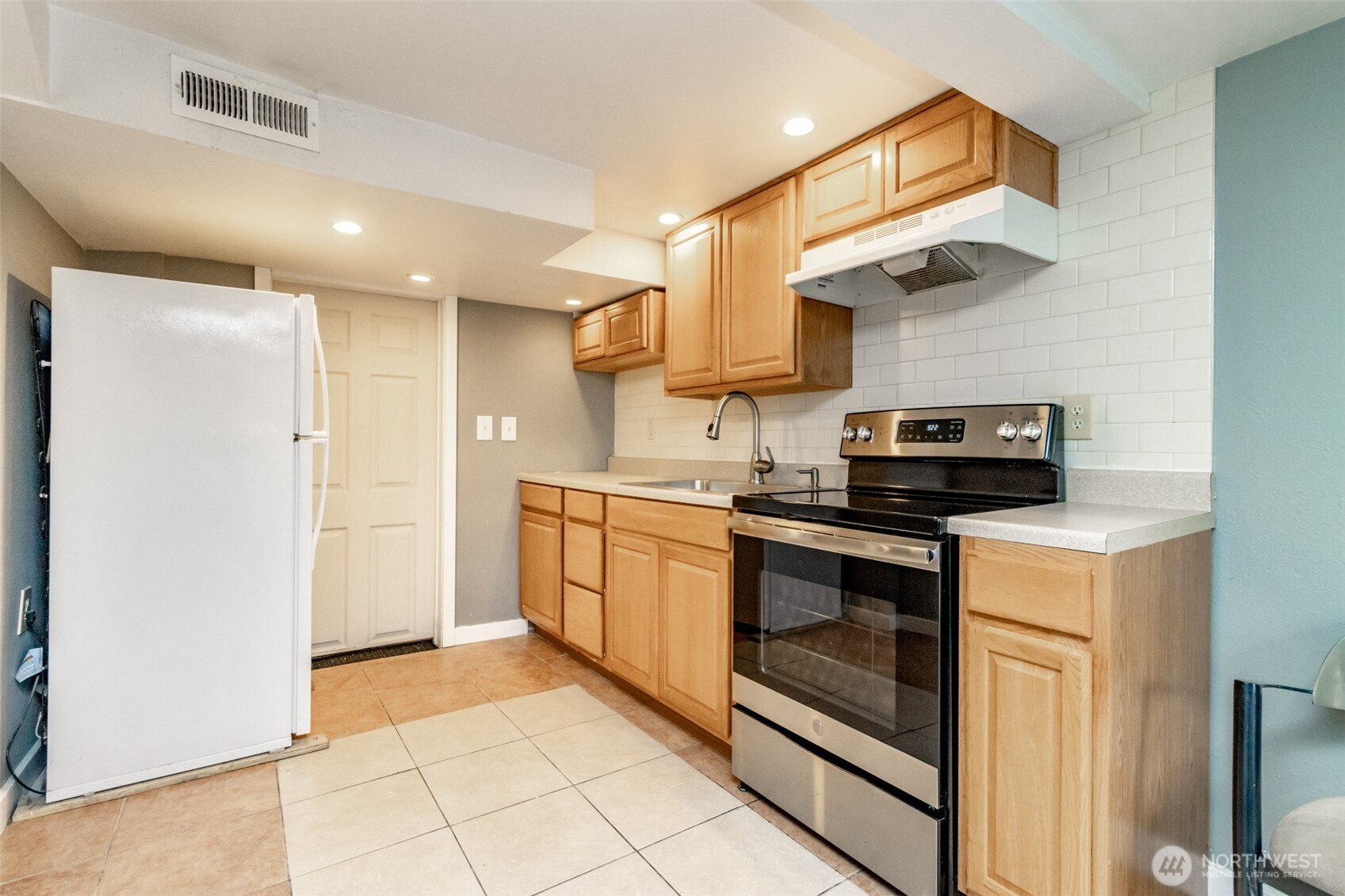 10033 Des Moines Memorial Drive S Seattle WA 98168
