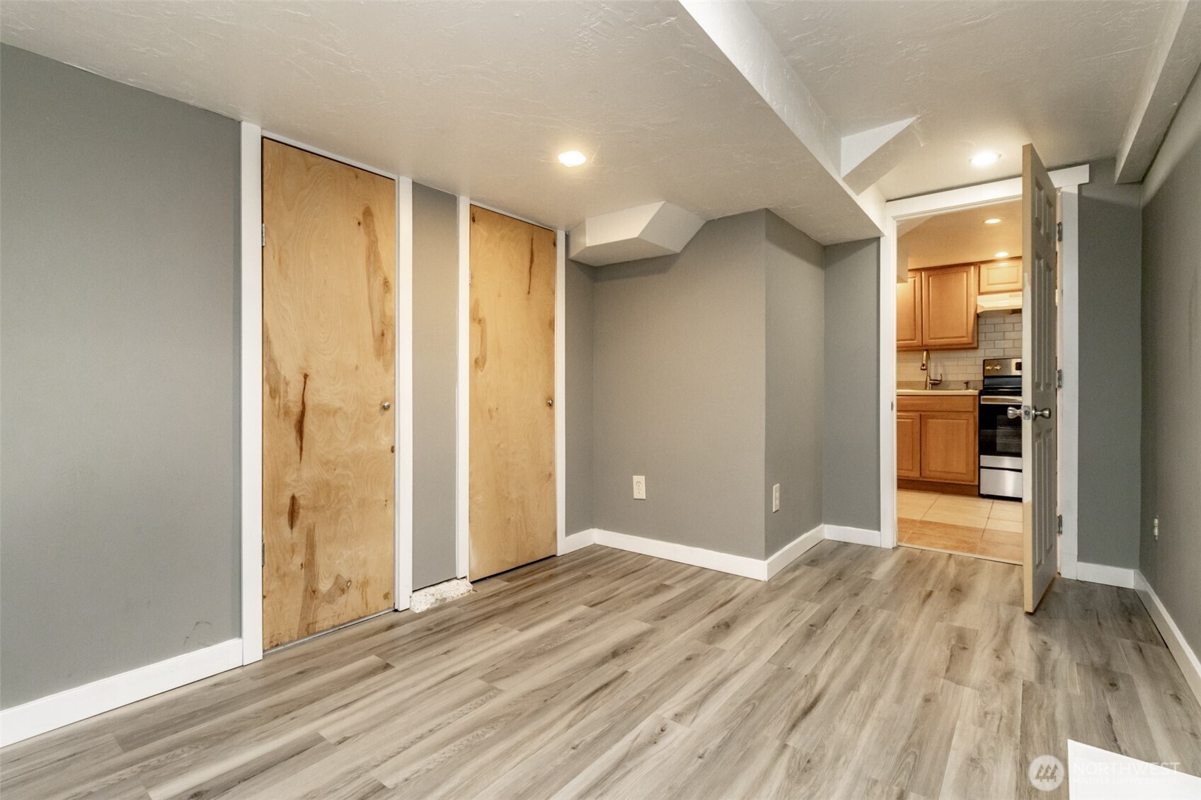 10033 Des Moines Memorial Drive S Seattle WA 98168