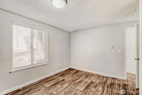 34214 1st Place S Federal Way WA 98003