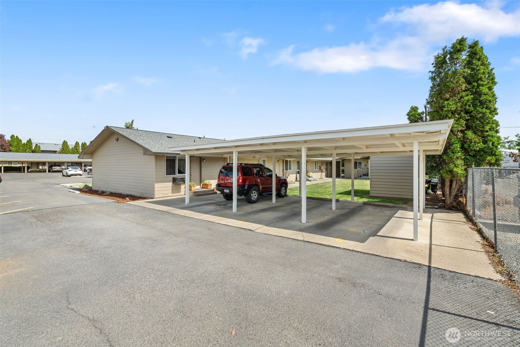 1011 1013, 1015 S 48th Avenue Yakima WA 98908