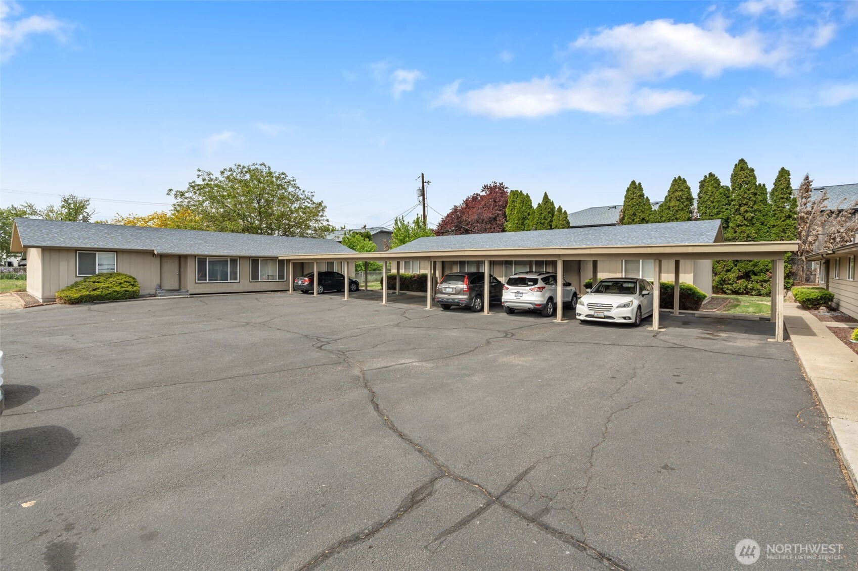 1011 1013, 1015 S 48th Avenue Yakima WA 98908