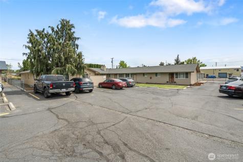1011 1013, 1015 S 48th Avenue Yakima WA 98908
