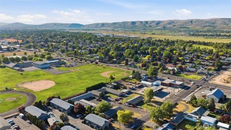 1011 1013, 1015 S 48th Avenue Yakima WA 98908