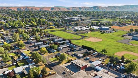 1011 1013, 1015 S 48th Avenue Yakima WA 98908