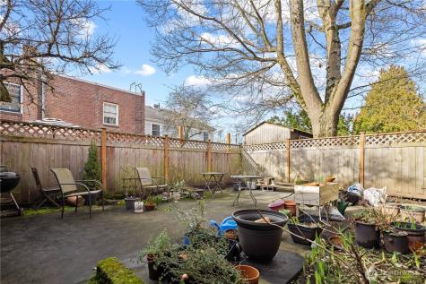 741 Federal Avenue E Seattle WA 98102