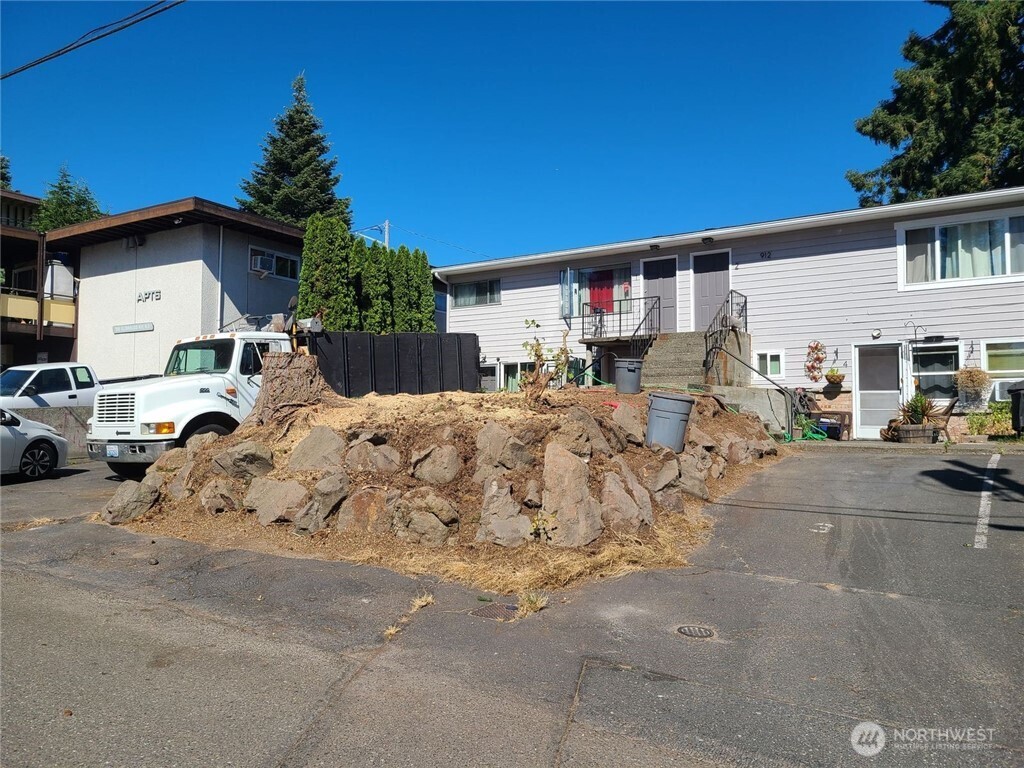 912 Glennwood Avenue NE Renton WA 98056