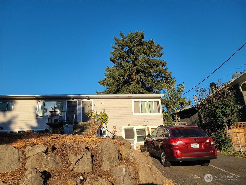 912 Glennwood Avenue NE Renton WA 98056