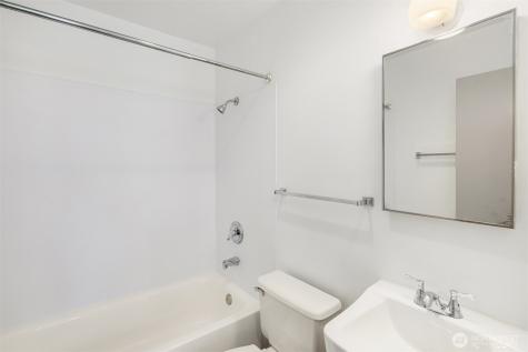 2233 NE 46th Street Seattle WA 98105