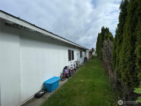 109 4th Avenue SE Pacific WA 98047