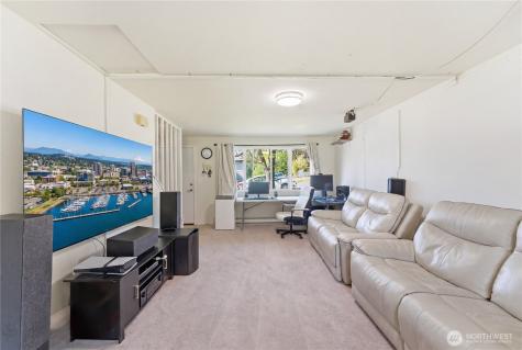 302 Bedrock Drive Everett WA 98203