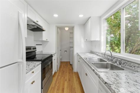 302 Bedrock Drive Everett WA 98203