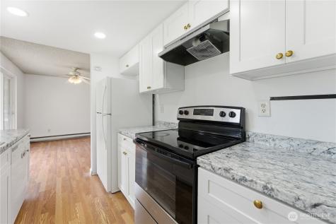 302 Bedrock Drive Everett WA 98203