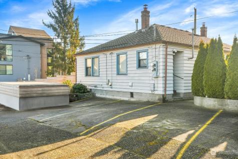 2515 Belvidere Avenue SW Seattle WA 98126