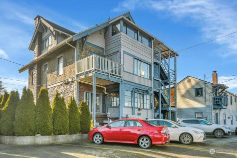 2515 Belvidere Avenue SW Seattle WA 98126