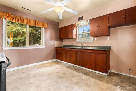 1014 1014 1/2 So. Lawrence Street Tacoma WA 98405