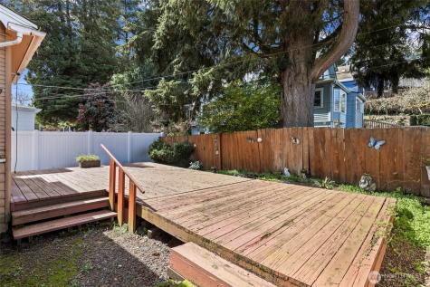 1014 1014 1/2 So. Lawrence Street Tacoma WA 98405
