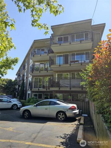 4051 Gilman Avenue W Seattle WA 98199