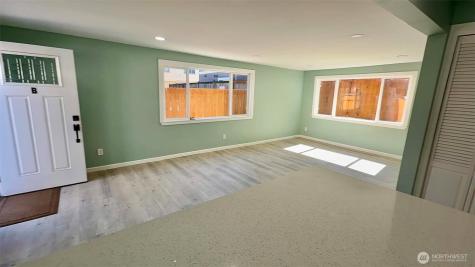 9040 17th Avenue SW Seattle WA 98106