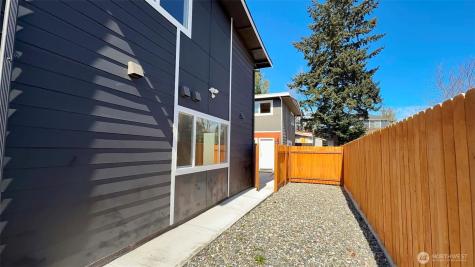 9040 17th Avenue SW Seattle WA 98106