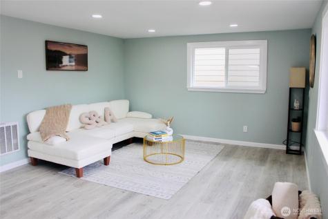 9040 17th Avenue SW Seattle WA 98106