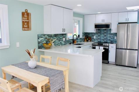 9040 17th Avenue SW Seattle WA 98106