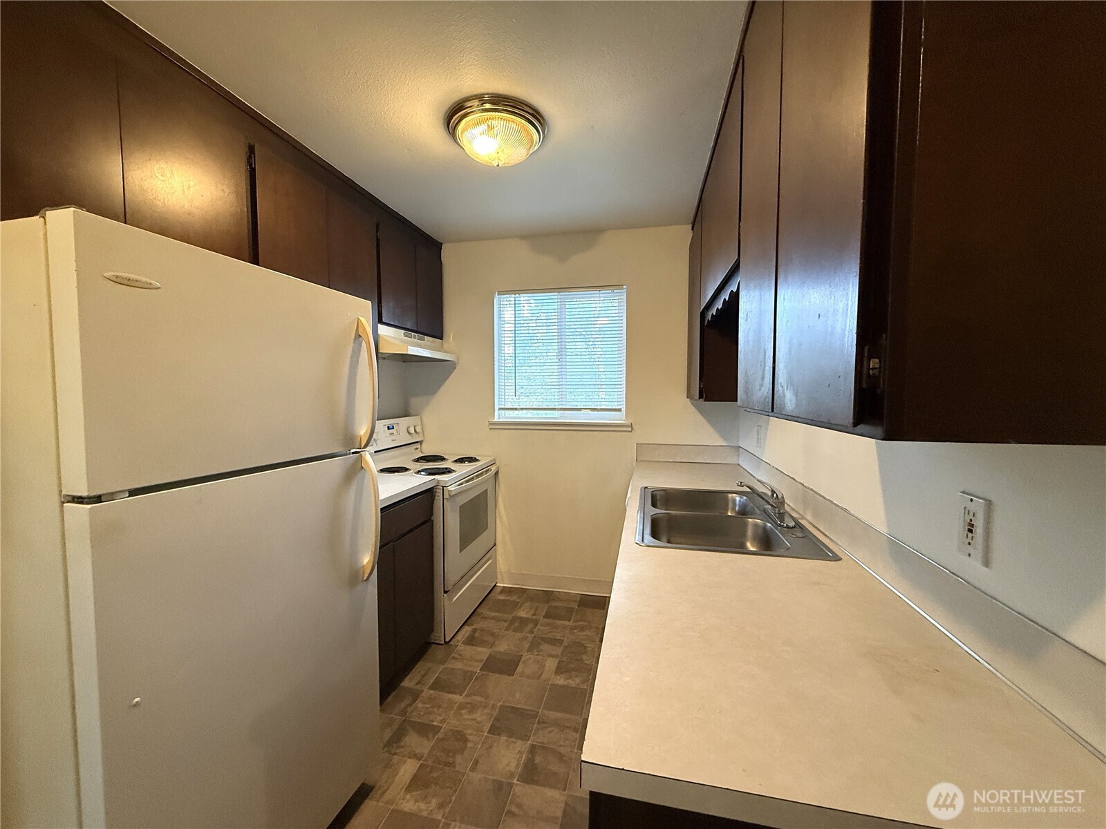 555 Sunset Avenue NE Ocean Shores WA 98569