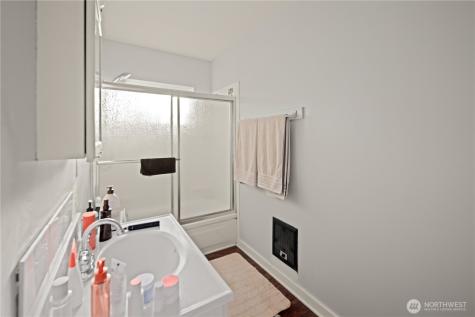 1788 Alki Avenue SW Seattle WA 98116