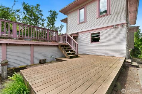 702 11th Avenue E Seattle WA 98102