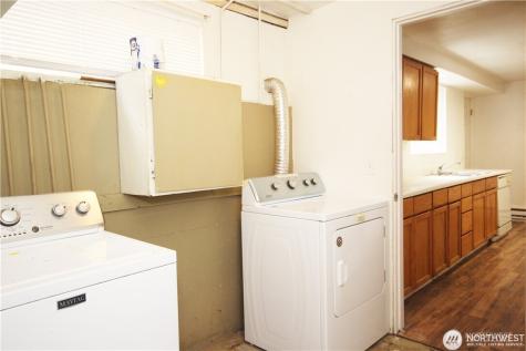 2413 SW Graham Street Seattle WA 98106