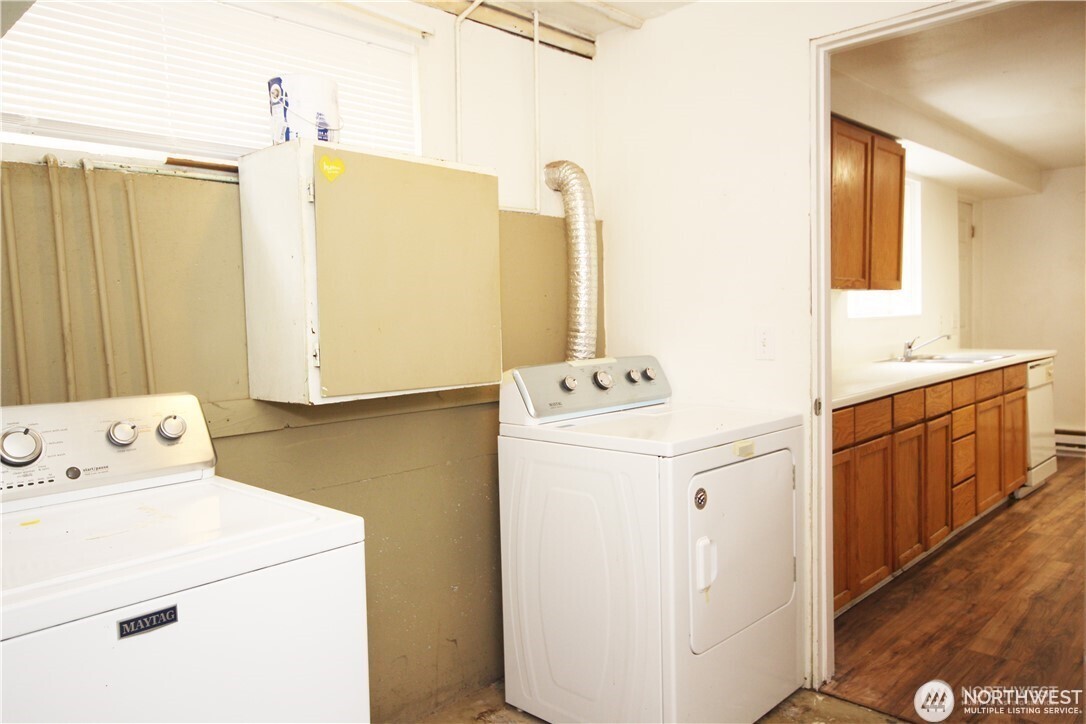 2413 SW Graham Street Seattle WA 98106