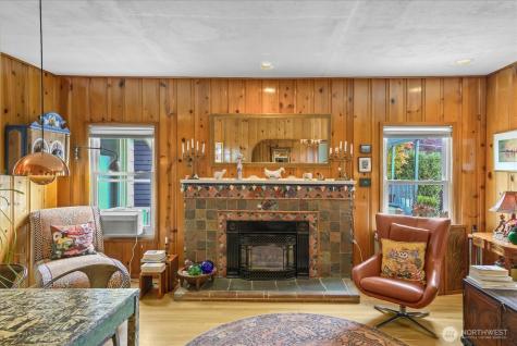 5833 Woodlawn Avenue N Seattle WA 98103