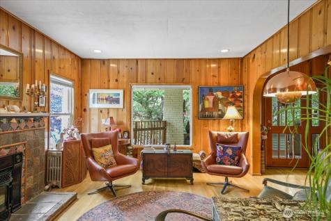 5833 Woodlawn Avenue N Seattle WA 98103