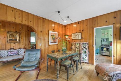 5833 Woodlawn Avenue N Seattle WA 98103