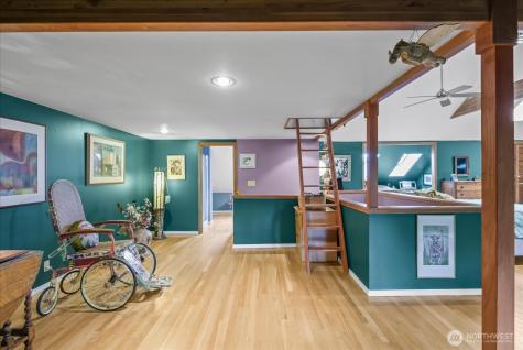 5833 Woodlawn Avenue N Seattle WA 98103