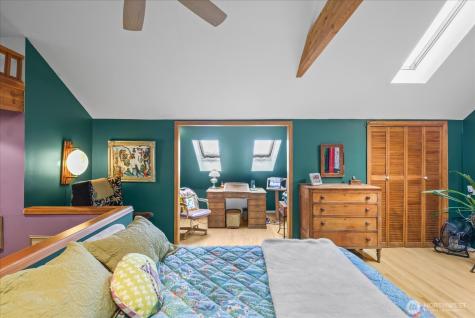 5833 Woodlawn Avenue N Seattle WA 98103