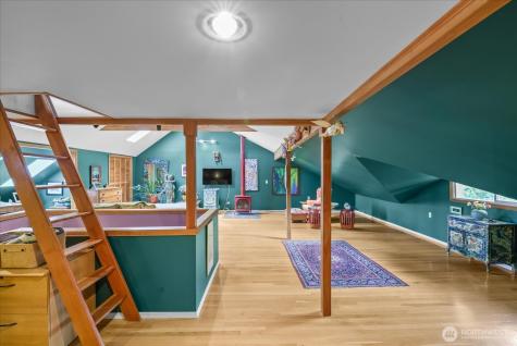 5833 Woodlawn Avenue N Seattle WA 98103