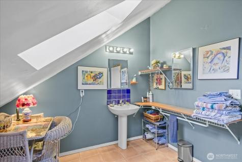 5833 Woodlawn Avenue N Seattle WA 98103