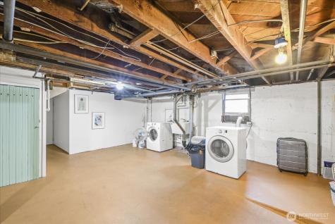 5833 Woodlawn Avenue N Seattle WA 98103