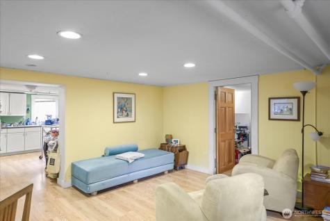 5833 Woodlawn Avenue N Seattle WA 98103