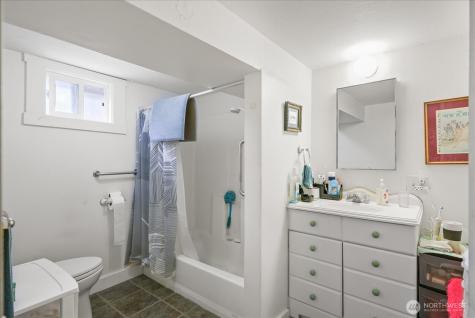 5833 Woodlawn Avenue N Seattle WA 98103