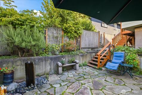 5833 Woodlawn Avenue N Seattle WA 98103