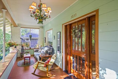5833 Woodlawn Avenue N Seattle WA 98103