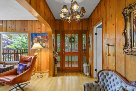 5833 Woodlawn Avenue N Seattle WA 98103