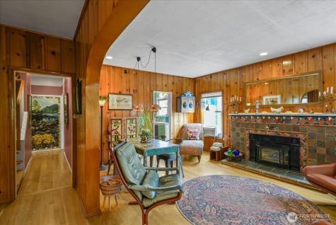 5833 Woodlawn Avenue N Seattle WA 98103